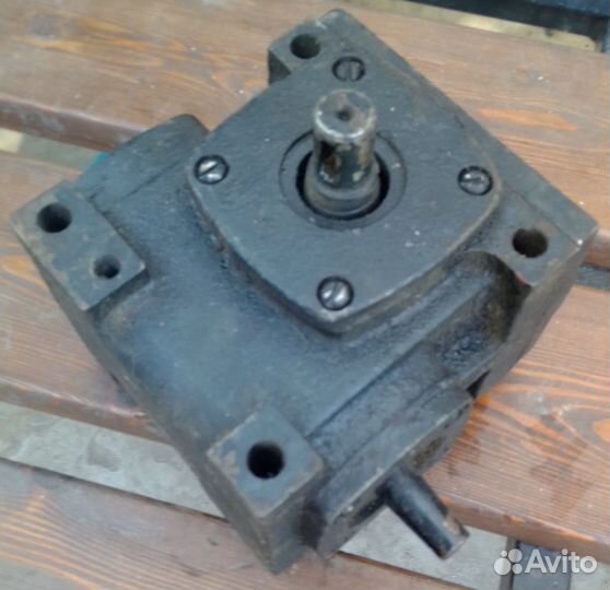 Угловой редуктор понижающий