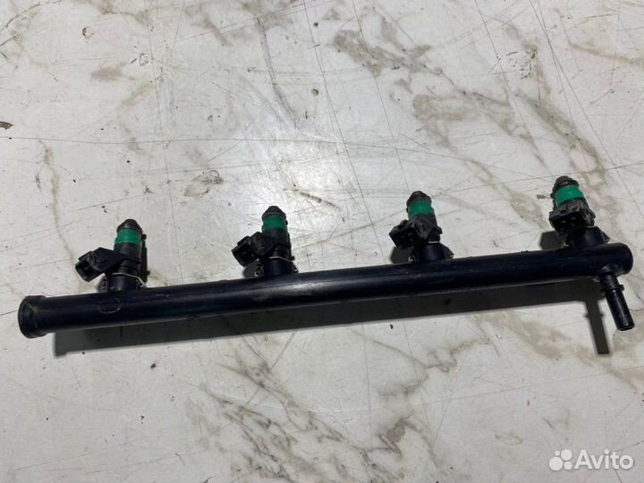 Топливная рампа Renault Sandero Stepway K4M2842