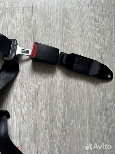 Ремень безопасности для задних сидений и салона