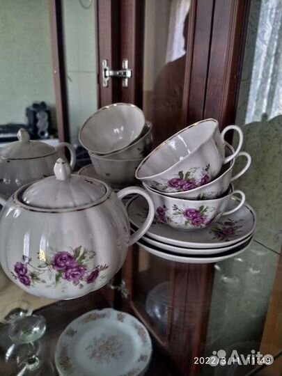 Предметы чайного сервиза Дикая роза, Дулево
