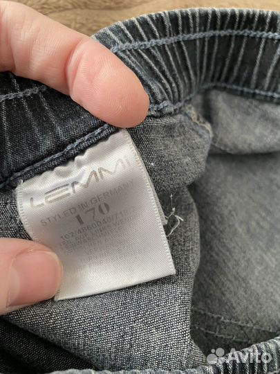 Много джинсов