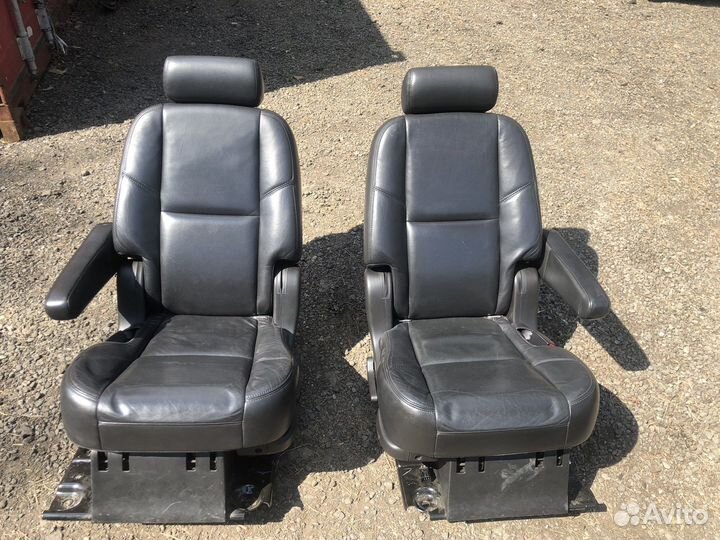 Капитанские сиденья Cadillac Escalade III 06-14