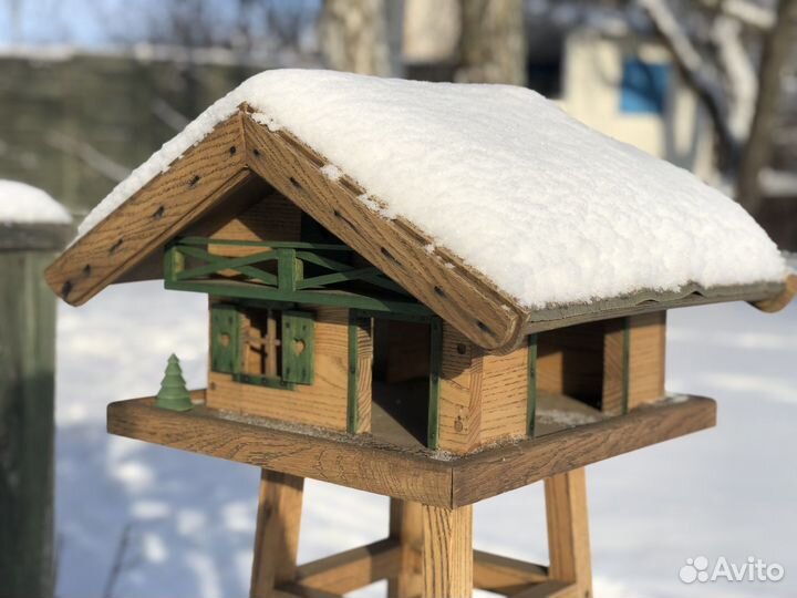 Кормушка для птиц из дерева