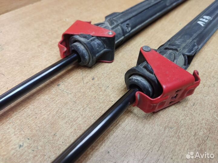 Упоры капота, Volvo 960