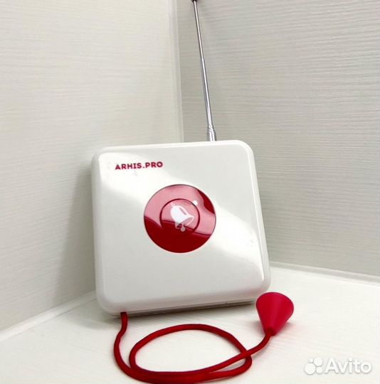 Кнопка вызова персонала и помощи в санузел