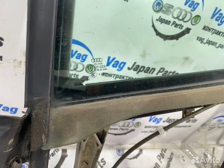 Рамка стекла двери задняя левая Audi A4 B6 AMB