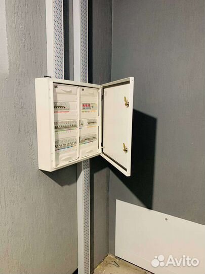 Электрик. Установка розеток. Замена электрики