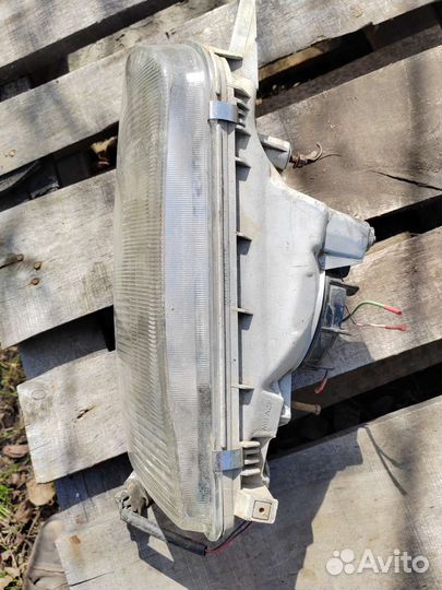 Фара левая Nissan Primera P10