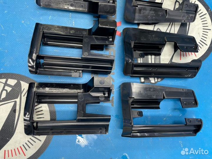 Заглушки крепления сидений Mercedes-Benz C-Class