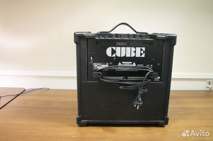 Комбик Roland cube 20xl