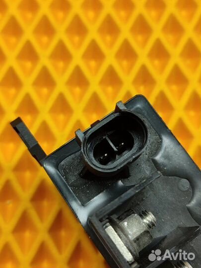 Реле включения вентилятора Bmw 7 F01 4.4 N63 2011