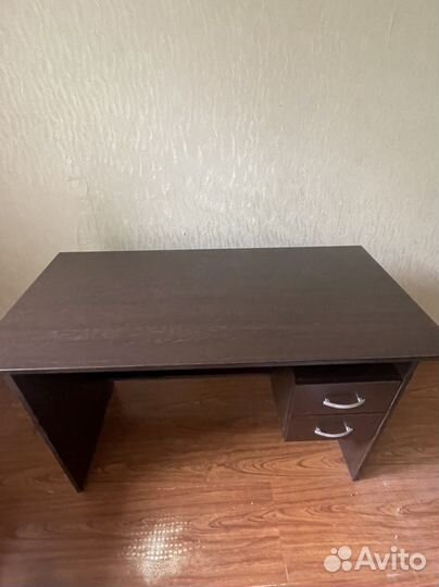 Компьютерный стул (парта) бу, состояние нового