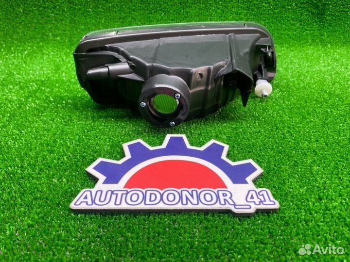 Фара противотуманная передняя левая Toyota Town