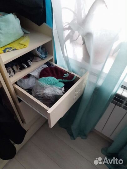 Детская кроватка с маятником и комодом