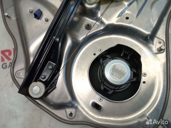 Стеклоподъёмник задний правый Mercedes-Benz