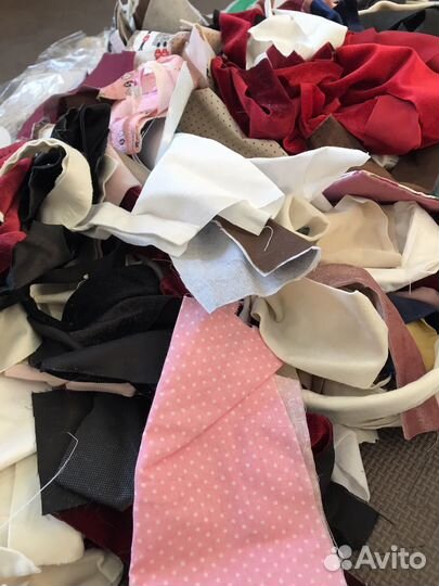 Обрезки тканей для рукоделия