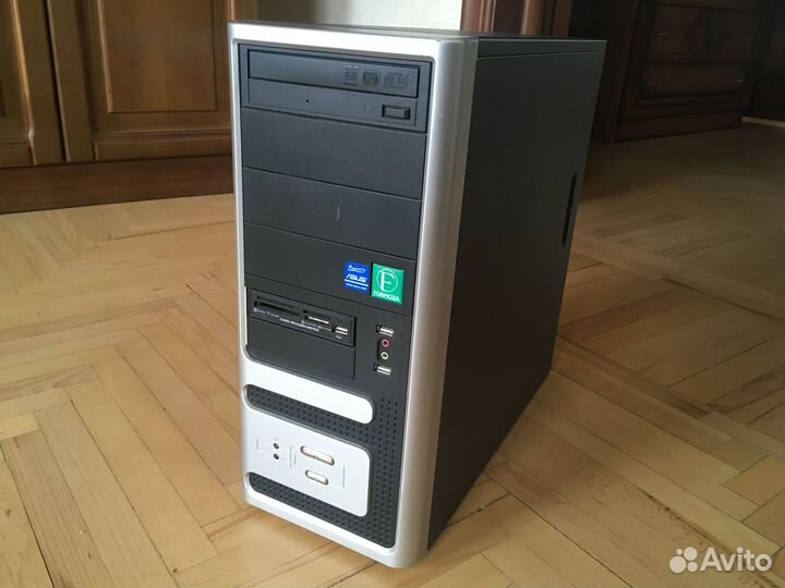 Core2Duo E8400 3Ghz/GeForce 9800 GT/4GB/500GB