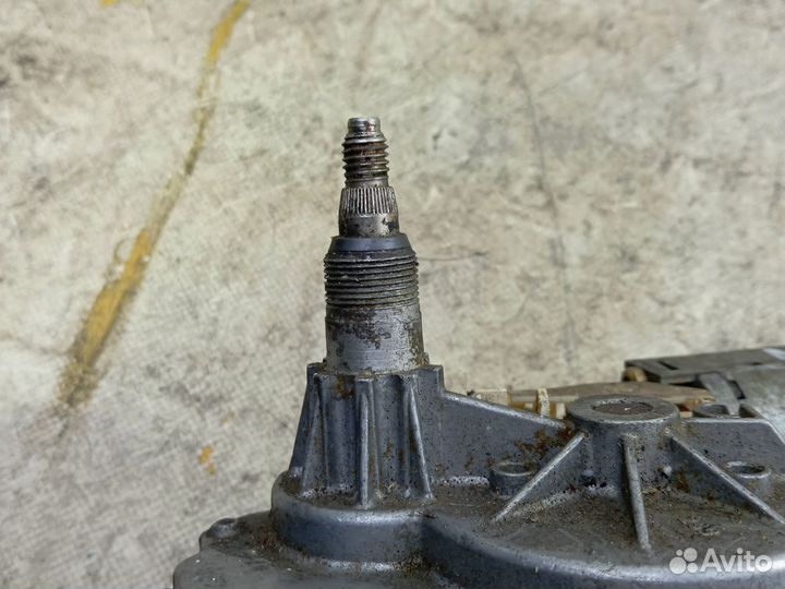 Мотор заднего стеклоочистителя Volkswagen golf 3