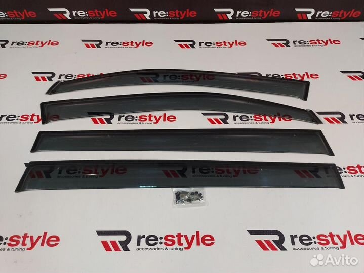 Ветровики Toyota Noah 60 P742