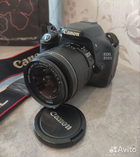 Зеркальный фотоаппарат Canon EOS 550 D