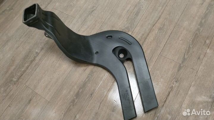 Воздуховод правый Bmw 530 D E61 M57N 306D2EU4 2004