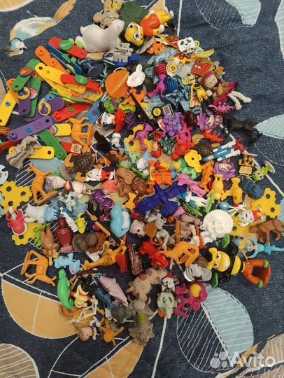 Пакет игрушек Киндер сюрприз +мелкие другие