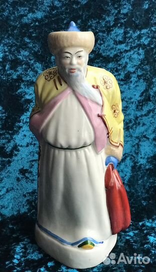 Дед Мороз. Старая Монголия. Фарфоровая статуэтка
