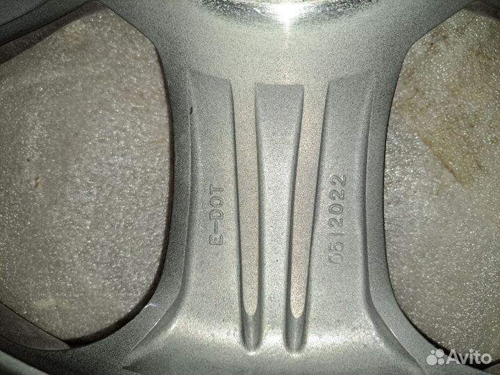 R18 Yokohama Ice Guard IG65 235/45, PCD 5x114.3 DIA 56