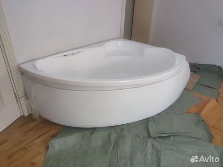 Ванная угловая джакузи