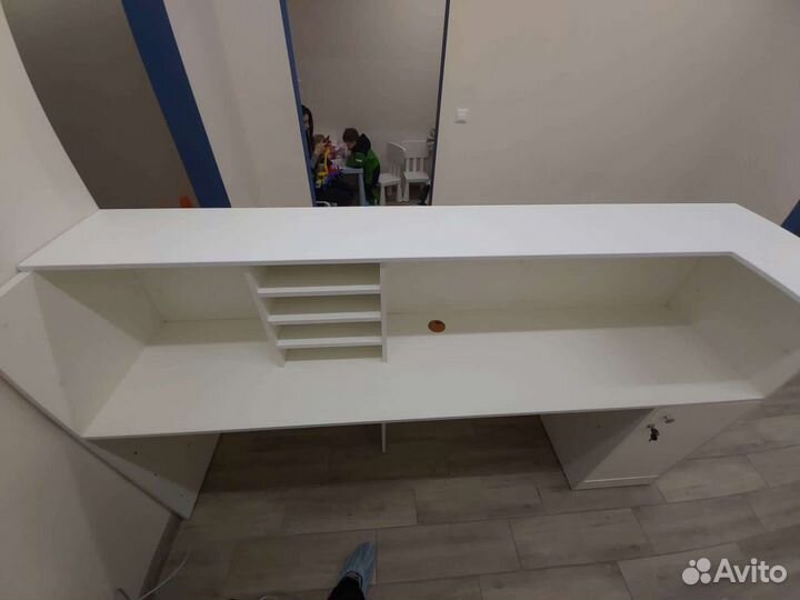 Стойка ресепшн, новая