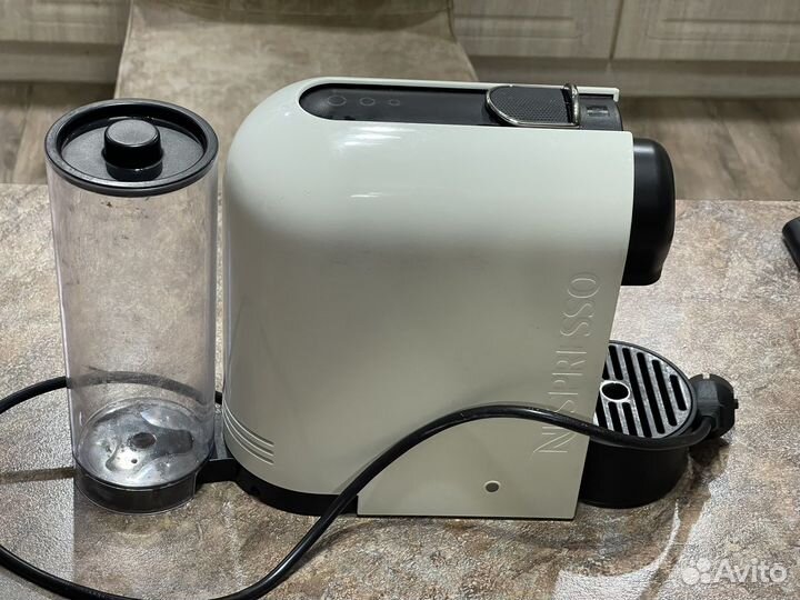 Капсульная кофемашина nespresso С50