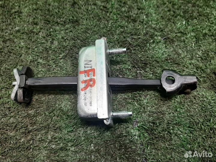 Ограничитель двери передней правой Toyota Verso R