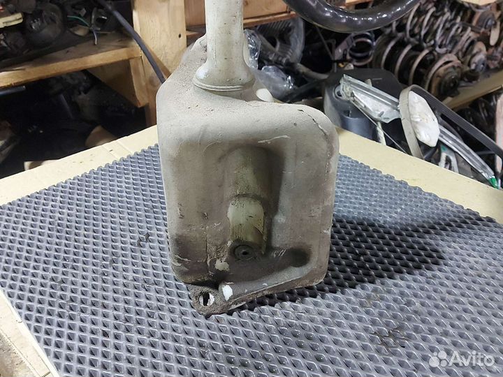 Бачок омывателя лобового стекла Volkswagen t4