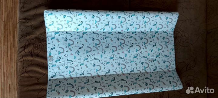 Пеленальная доска на кроватку