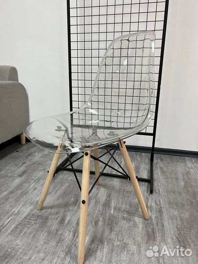 Стулья прозрачные