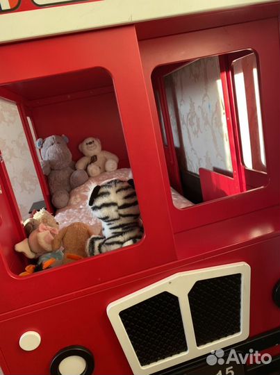 Двухъярусная кровать