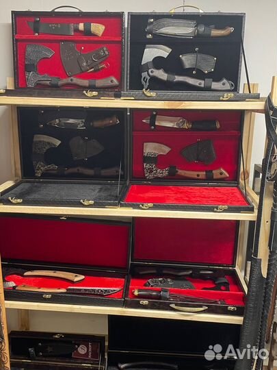 Крутой подарок мужчине топор в коробке с ножом