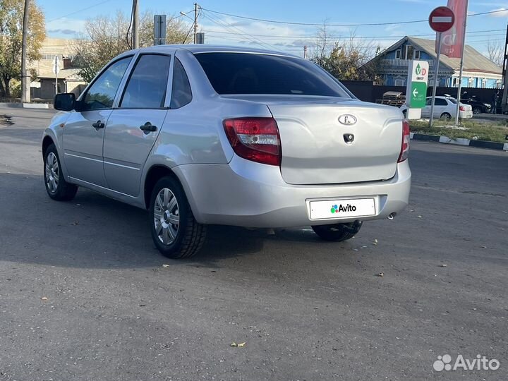 LADA Granta 1.6 МТ, 2013, 111 250 км
