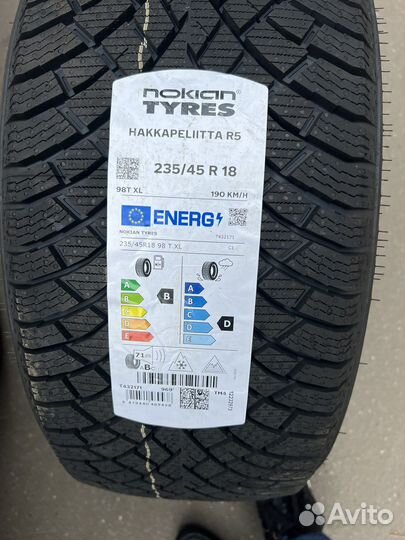 Nokian Tyres Hakkapeliitta R5 235/45 R18 98T