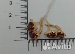 Серьги с синтетическим камнем Золото