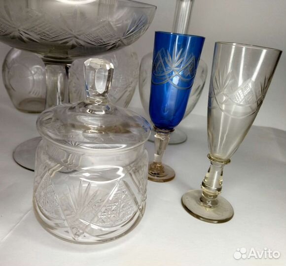 Старинное резное стекло 9 предметов