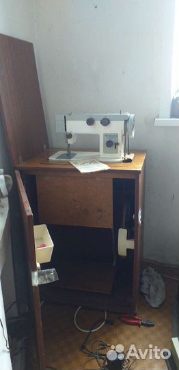 Швейная машина Чайка 143