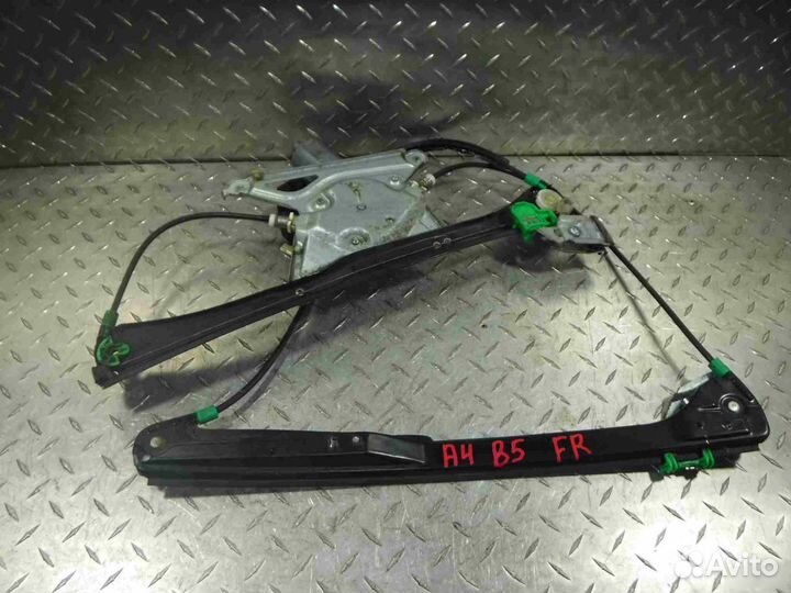 Стеклоподъемник электр. передний правый Audi A4 B5