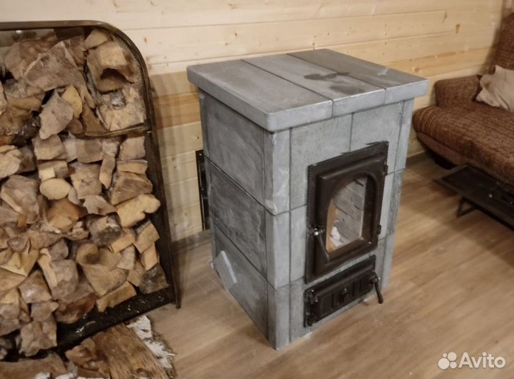 Камин полностью из натурального камня