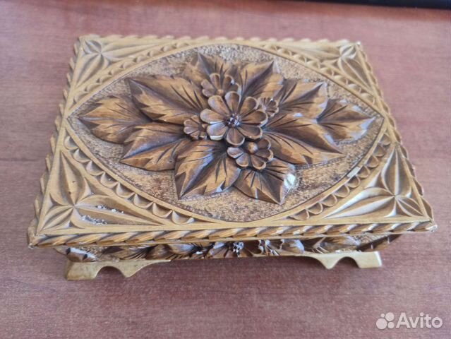 Деревянная шкатулка большая