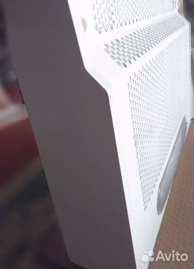 Вытяжка в рабочем состоянии с подсветкой