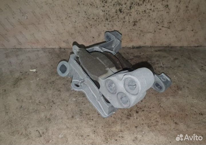 Подушка двигателя правая Mazda 3 BM