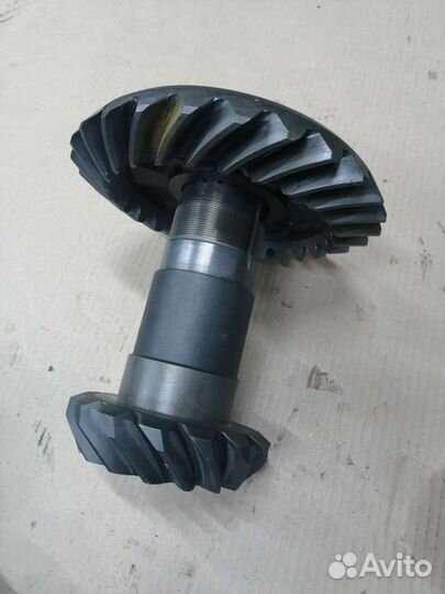 Шестерни конические редуктора среднего моста