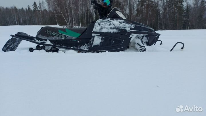 Продам снегаход Arctic Cat
