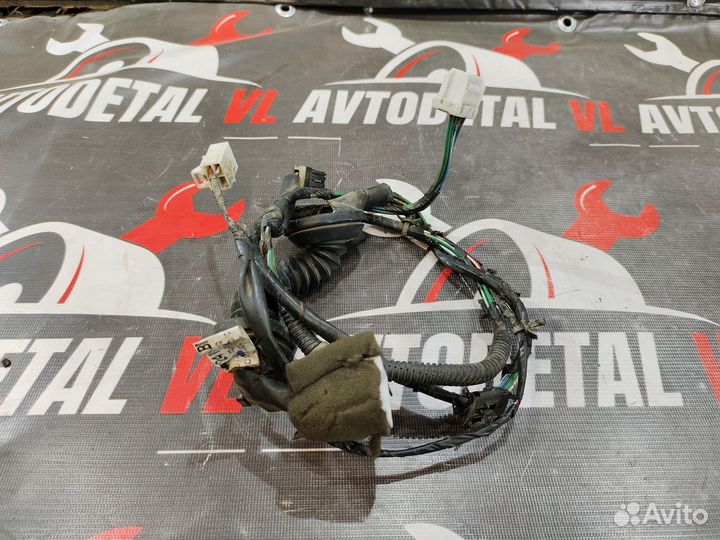 Коса двери задняя левая Nissan Almera N16